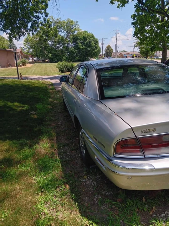 2002 Buick Park Avenue - Image 2 of 11