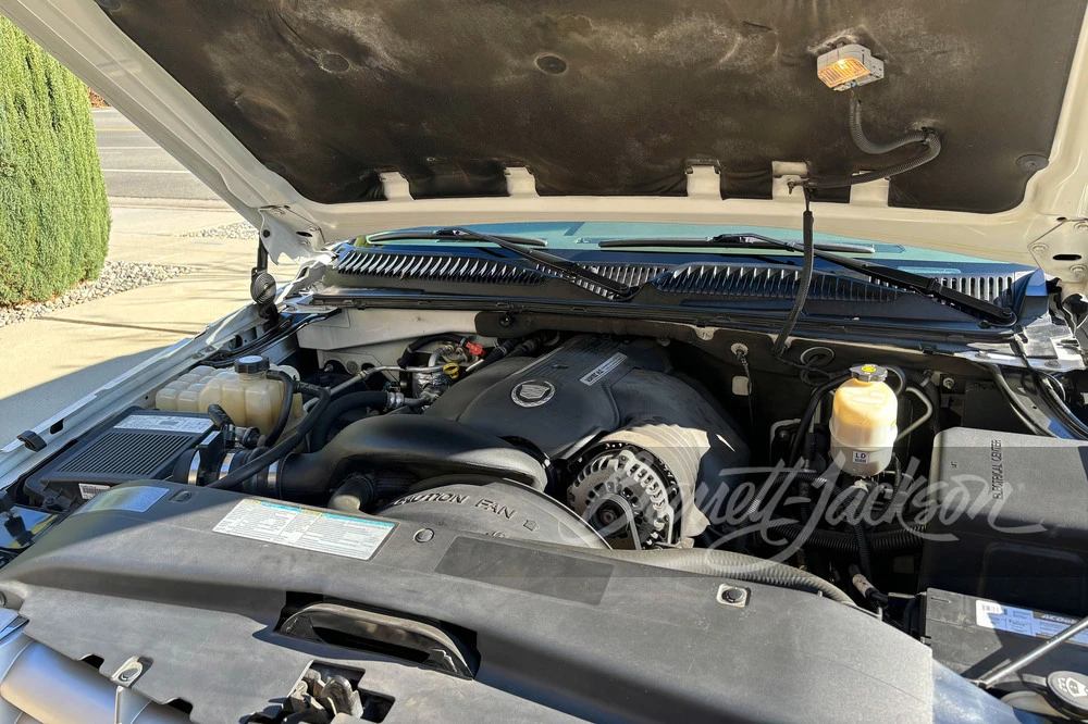 2002 Cadillac Escalade & EXT 2nd Gen - Image 2 of 23