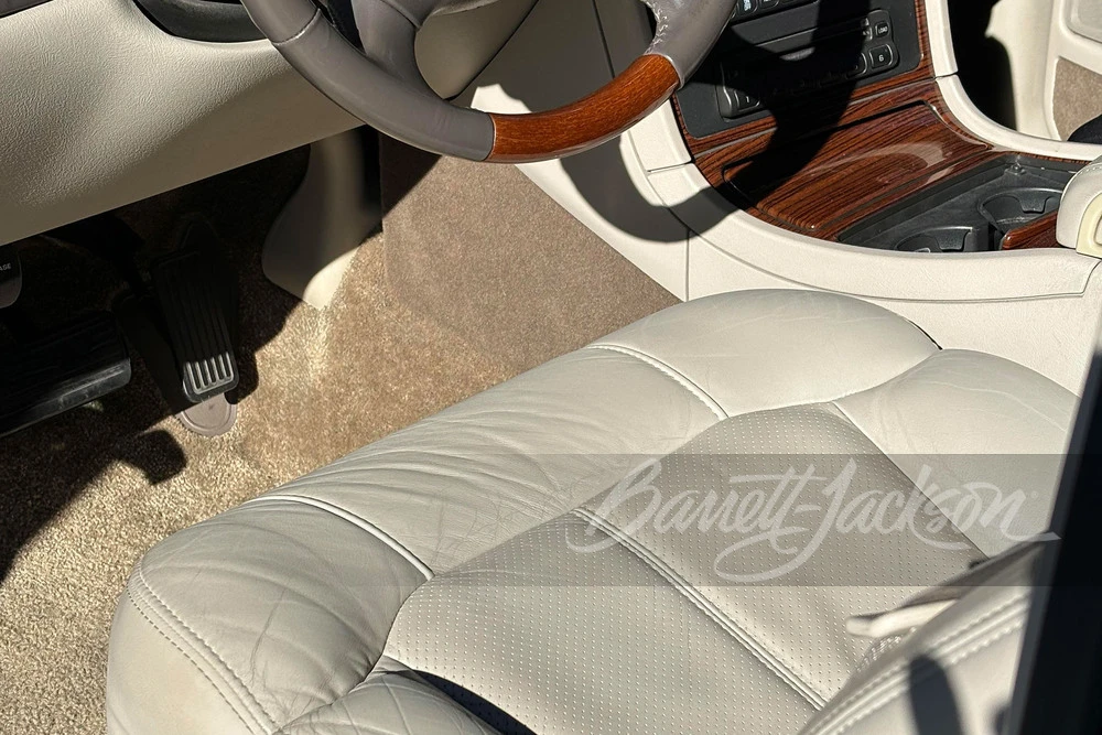 2002 Cadillac Escalade & EXT 2nd Gen - Image 9 of 23