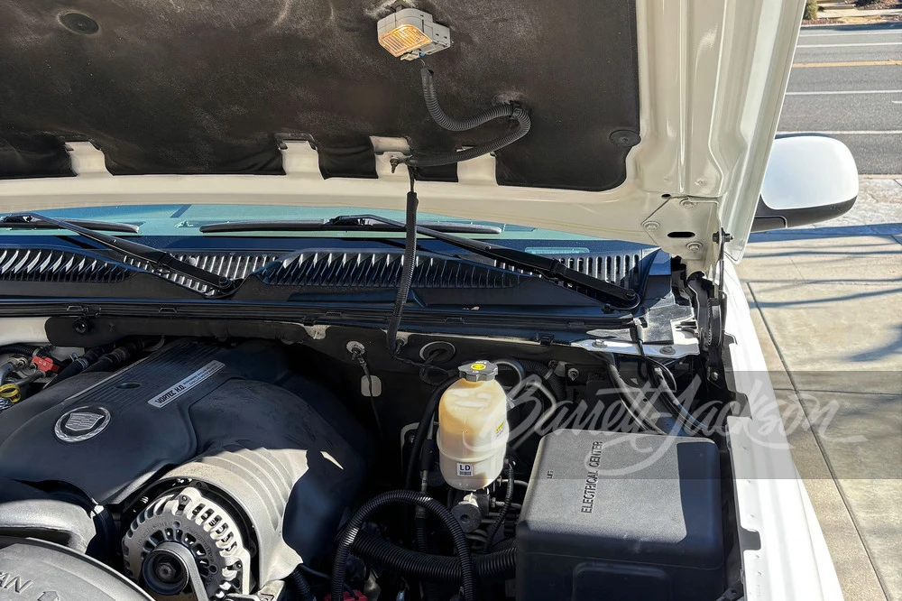 2002 Cadillac Escalade & EXT 2nd Gen - Image 10 of 23