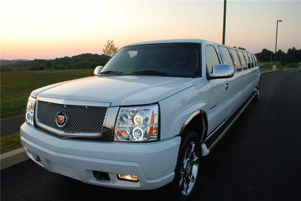 2002 Cadillac Escalade & EXT 2nd Gen - Image 2 of 5