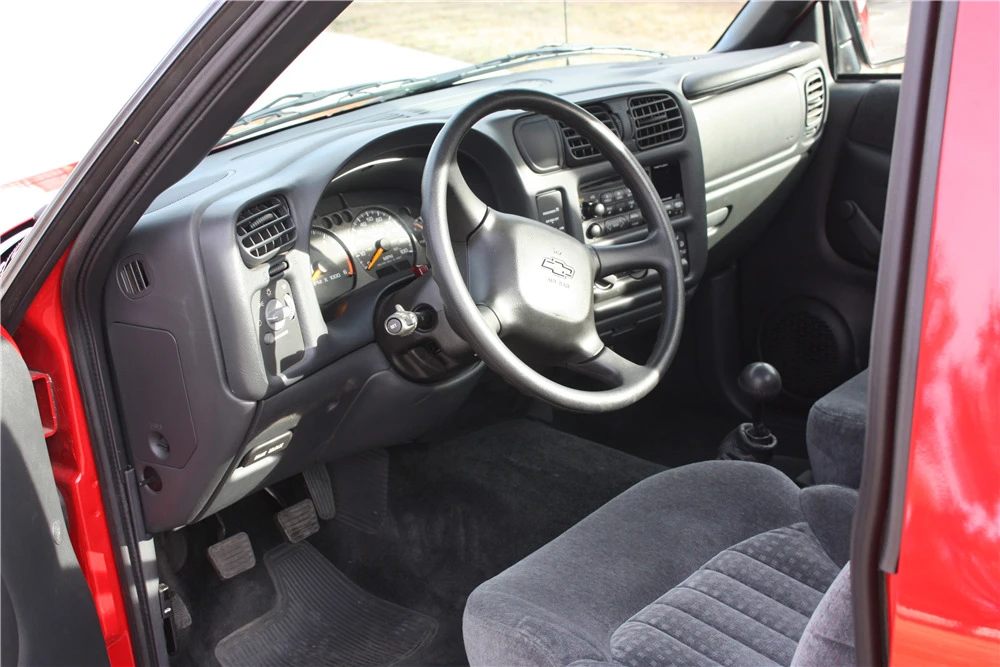 2002 Chevrolet S-10 - Image 3 of 3