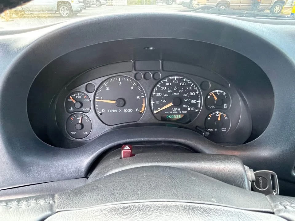 2002 Chevrolet S-10 - Image 7 of 10