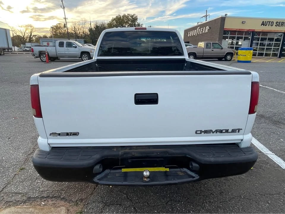 2002 Chevrolet S-10 - Image 4 of 10