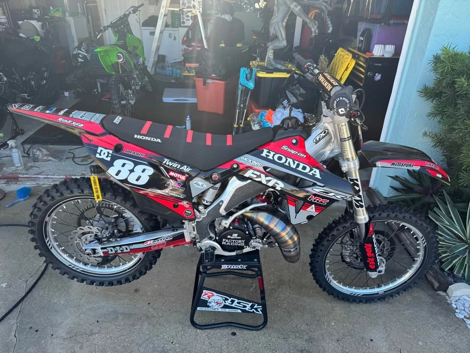 2002 Honda CR - Image 3 of 5