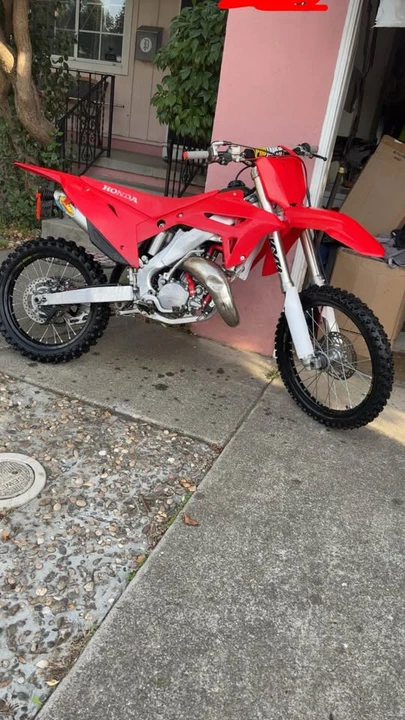2002 Honda CR - Image 3 of 9