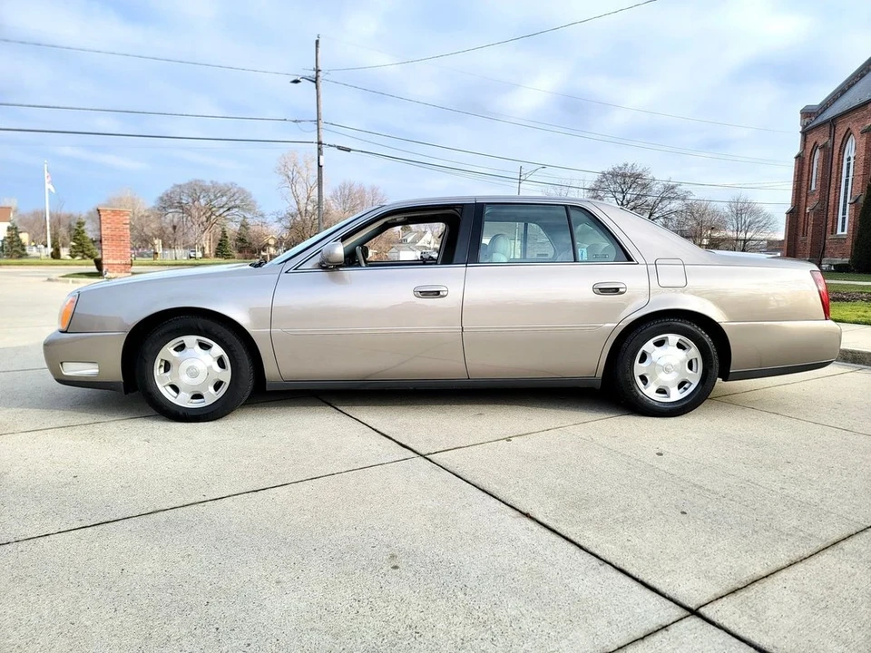 2002 Cadillac DeVille 8th Gen - Image 5 of 12
