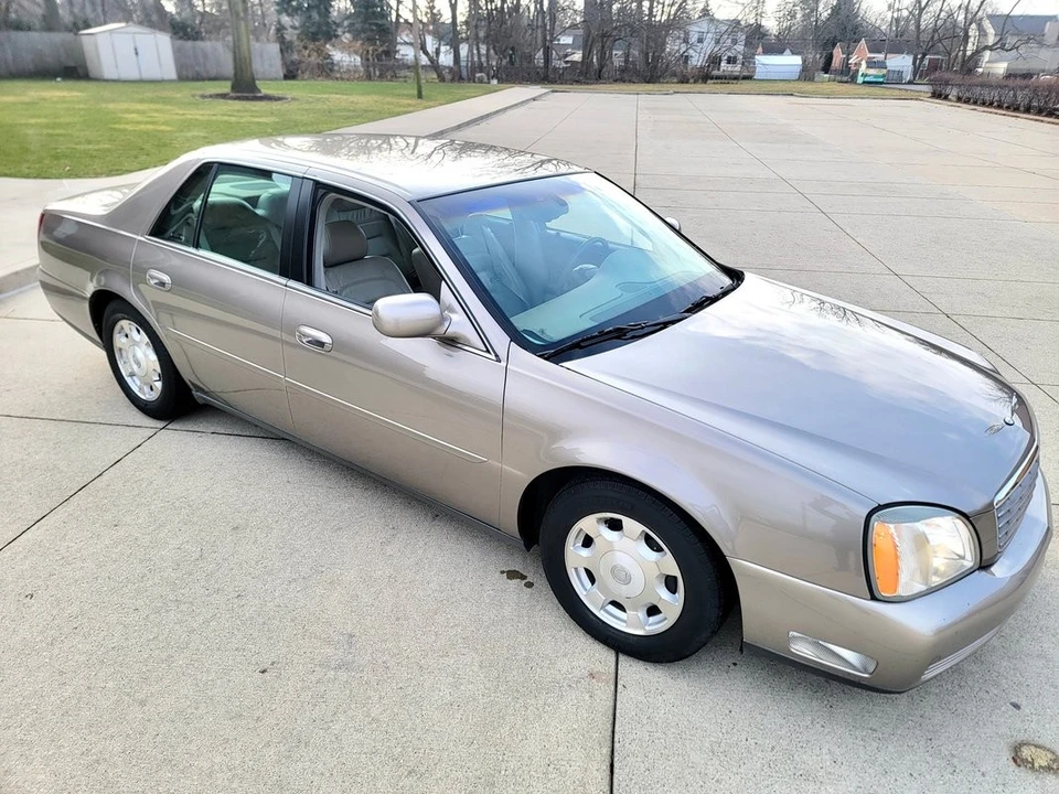 2002 Cadillac DeVille 8th Gen - Image 12 of 31