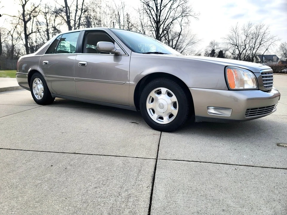 2002 Cadillac DeVille 8th Gen - Image 11 of 31