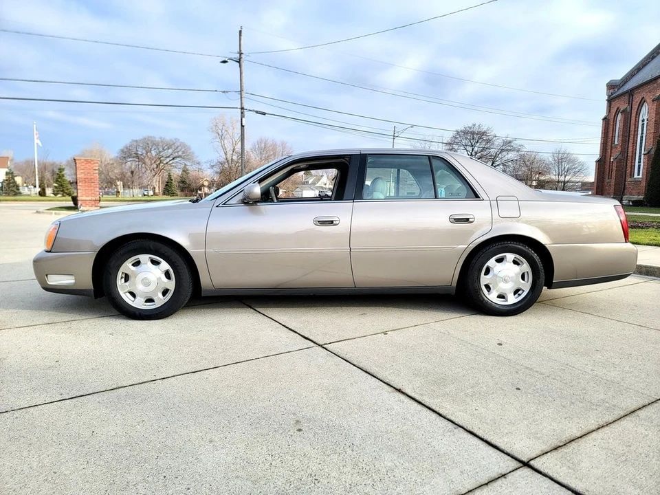 2002 Cadillac DeVille 8th Gen - Image 5 of 31
