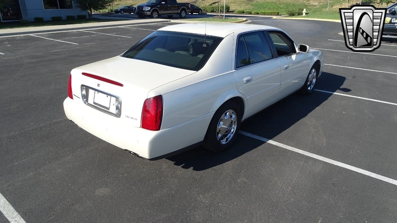 2002 Cadillac DeVille 7th Gen - Image 12 of 21