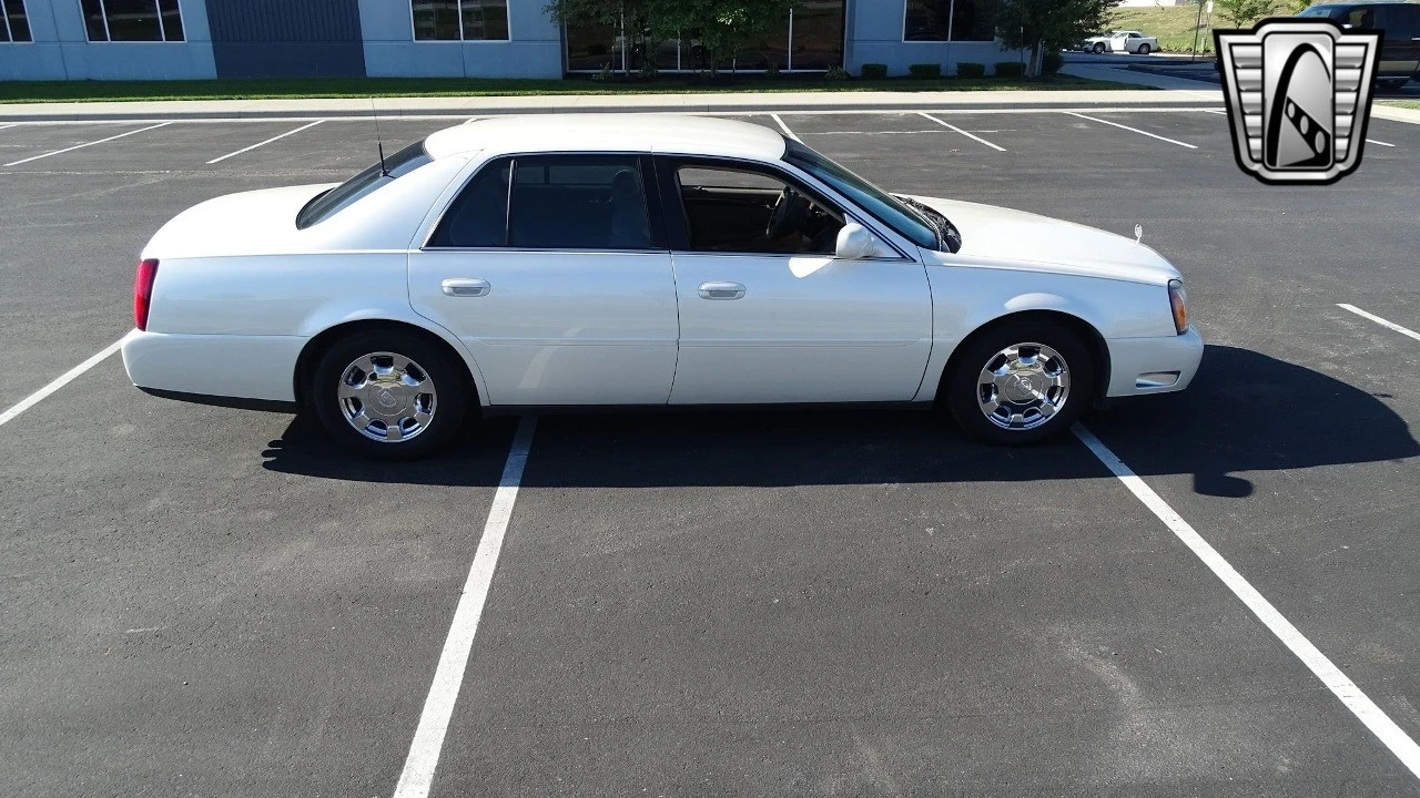 2002 Cadillac DeVille 7th Gen - Image 13 of 21