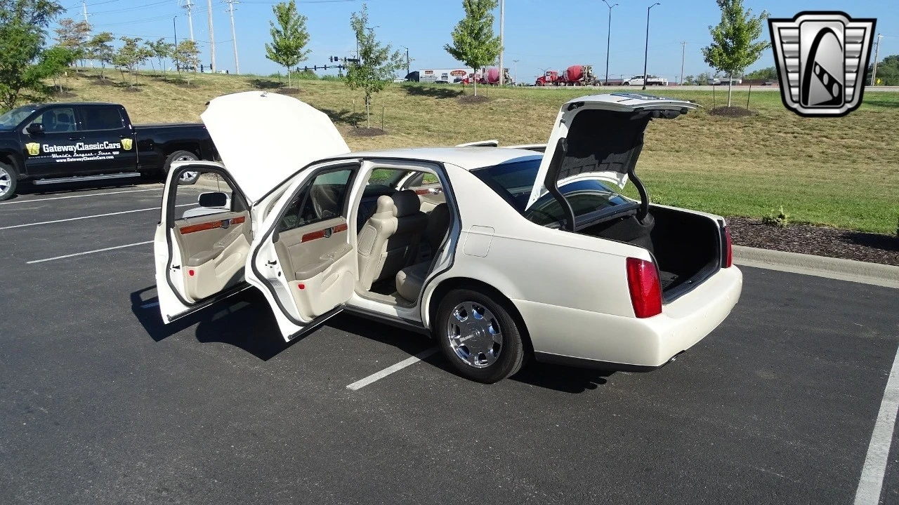2002 Cadillac DeVille 7th Gen - Image 14 of 21