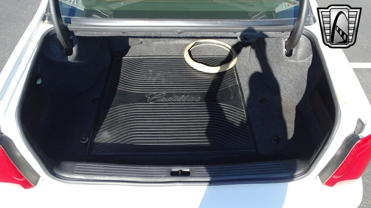 2002 Cadillac DeVille 7th Gen - Image 16 of 21
