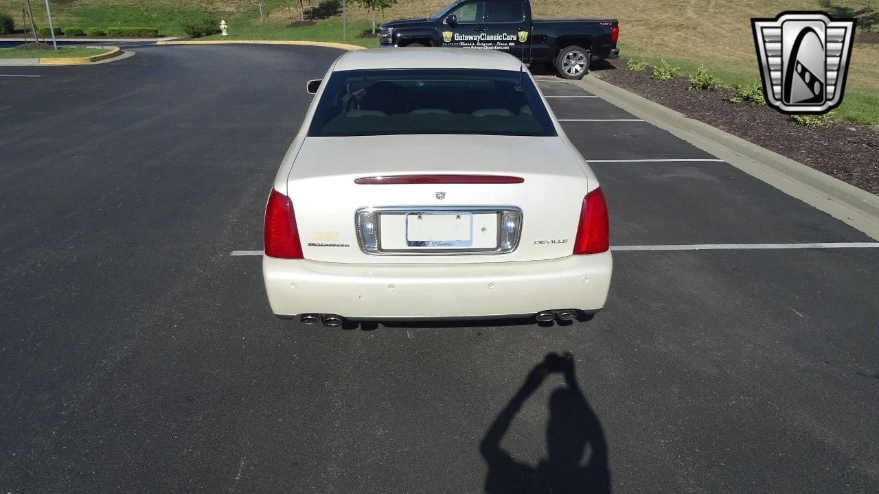2002 Cadillac DeVille 7th Gen - Image 11 of 21