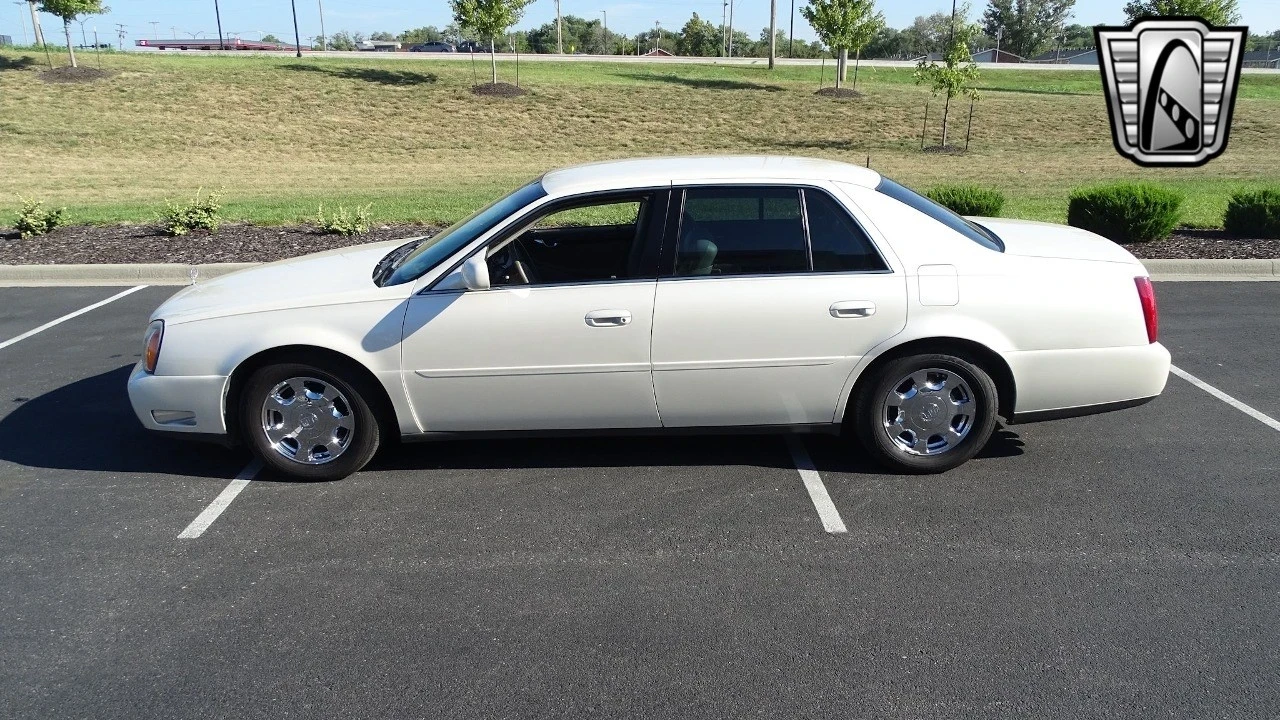 2002 Cadillac DeVille 7th Gen - Image 9 of 21