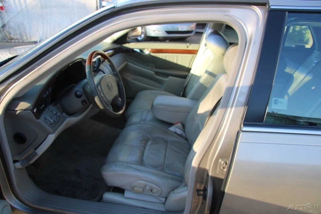 2002 Cadillac DeVille 8th Gen - Image 11 of 21