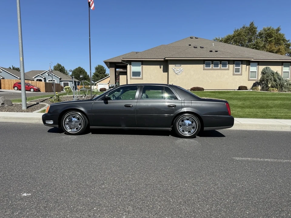 2002 Cadillac DeVille 8th Gen - Image 2 of 12