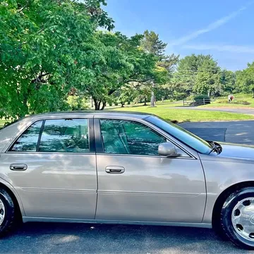 2002 Cadillac DeVille DHS Sedan 4D