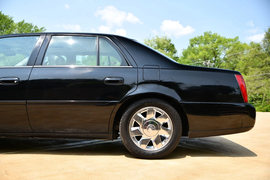 2002 Cadillac DeVille 8th Gen - Image 16 of 31