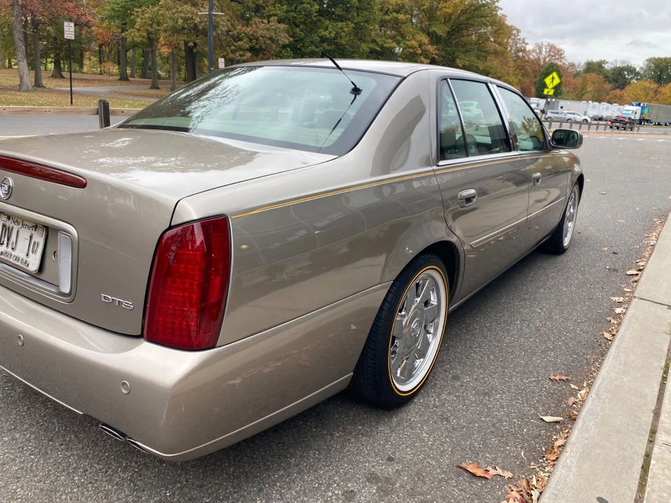2002 Cadillac DeVille 8th Gen - Image 11 of 21