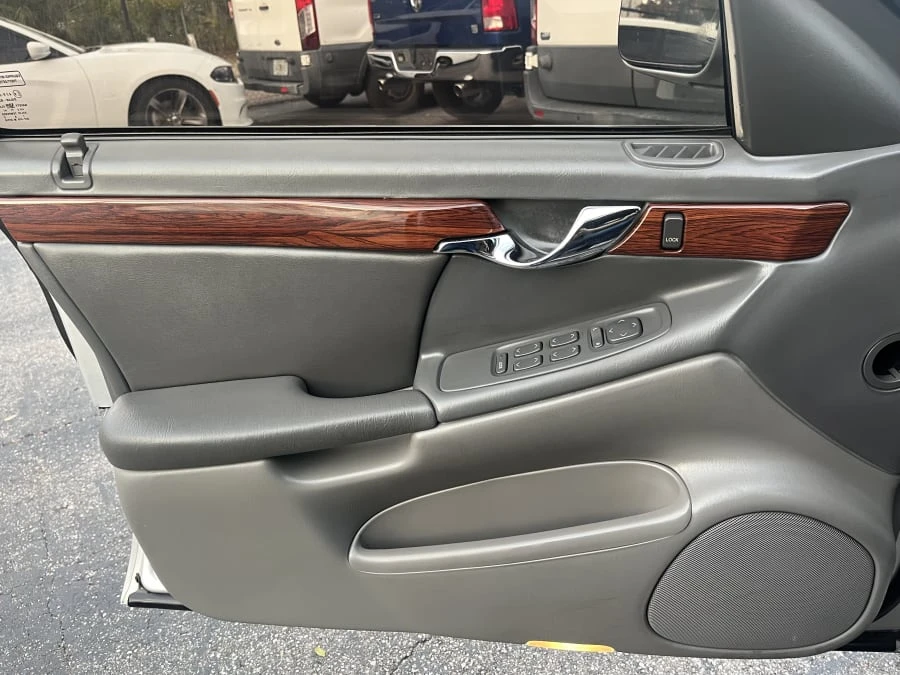 2002 Cadillac DeVille 8th Gen - Image 14 of 27