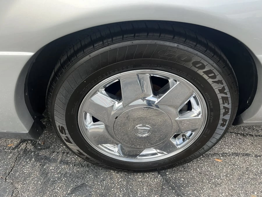 2002 Cadillac DeVille 8th Gen - Image 10 of 27
