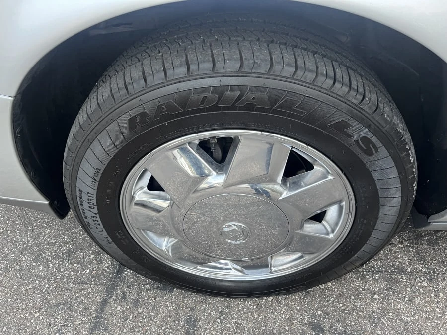 2002 Cadillac DeVille 8th Gen - Image 12 of 27