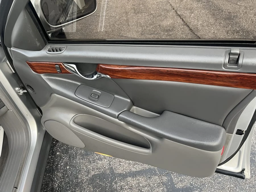 2002 Cadillac DeVille 8th Gen - Image 24 of 27