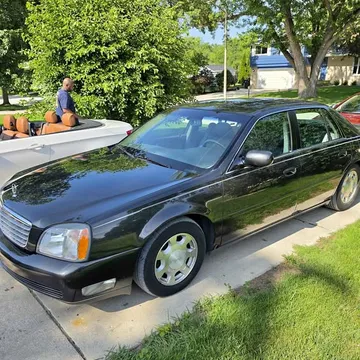 2002 Cadillac DeVille Sedan 4D
