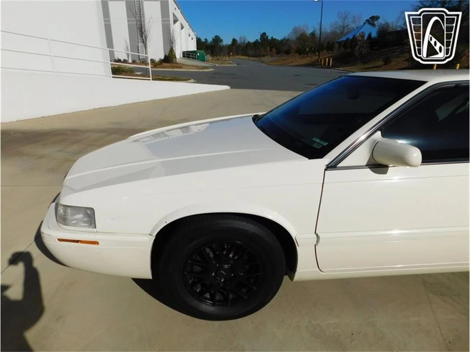 2002 Cadillac Eldorado 12th Gen - Image 11 of 31