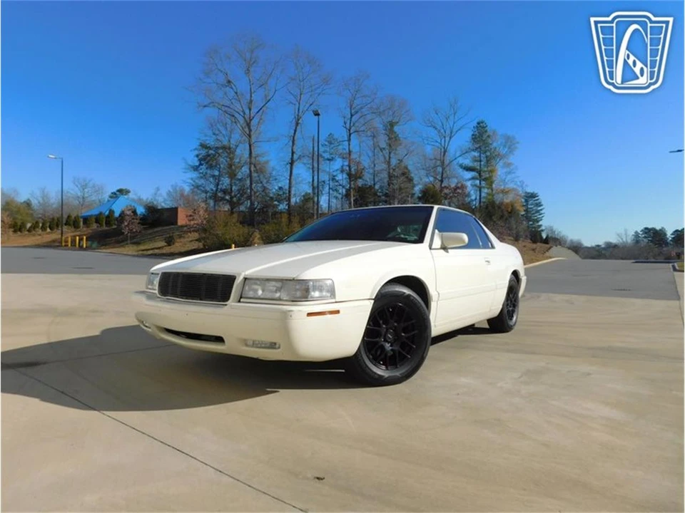 2002 Cadillac Eldorado 12th Gen - Image 2 of 31