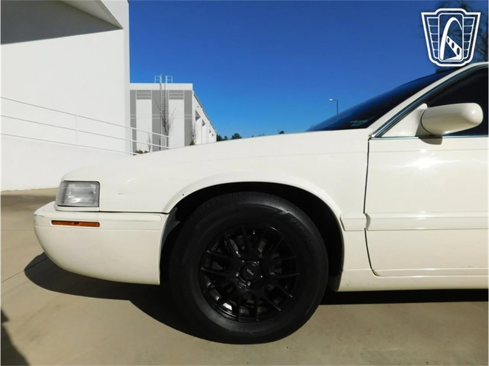 2002 Cadillac Eldorado 12th Gen - Image 10 of 31