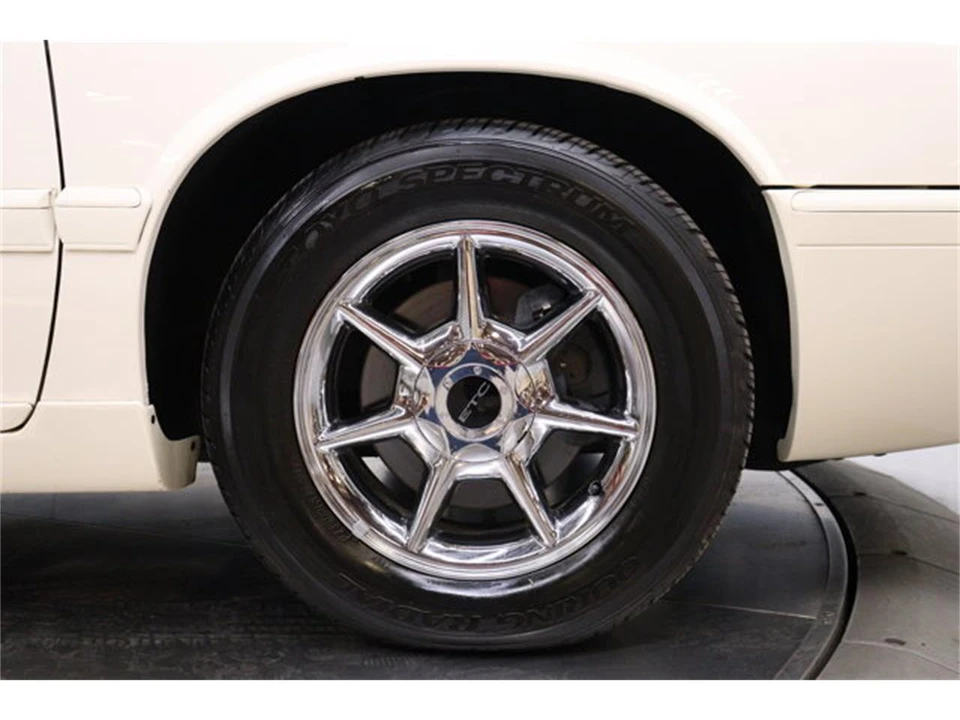 2002 Cadillac Eldorado 12th Gen - Image 27 of 31