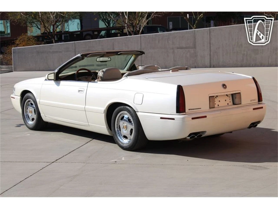 2002 Cadillac Eldorado 12th Gen - Image 17 of 31