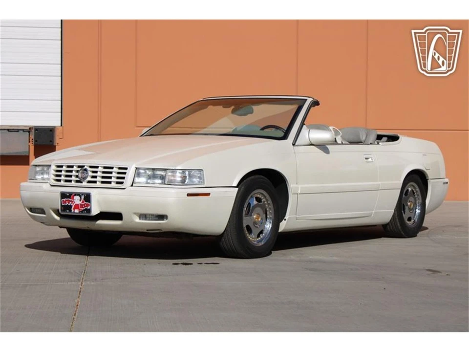2002 Cadillac Eldorado 12th Gen - Image 2 of 31