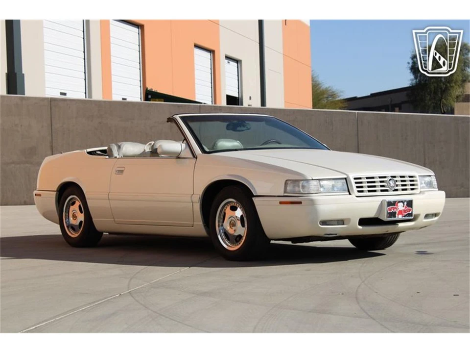 2002 Cadillac Eldorado 12th Gen - Image 5 of 31