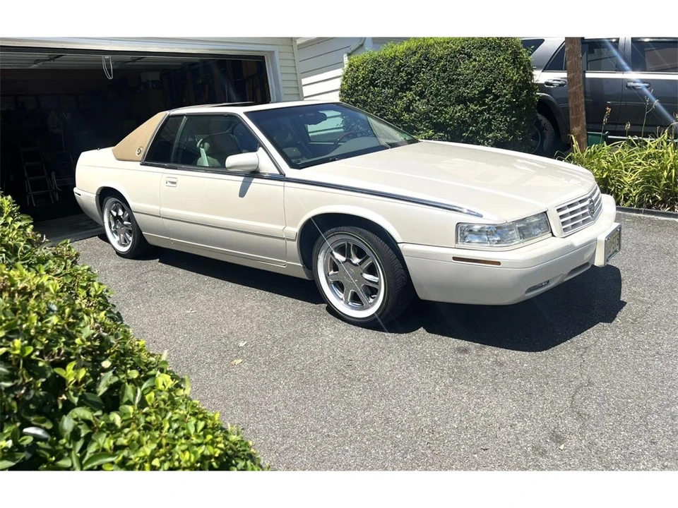 2002 Cadillac Eldorado 12th Gen - Image 2 of 31