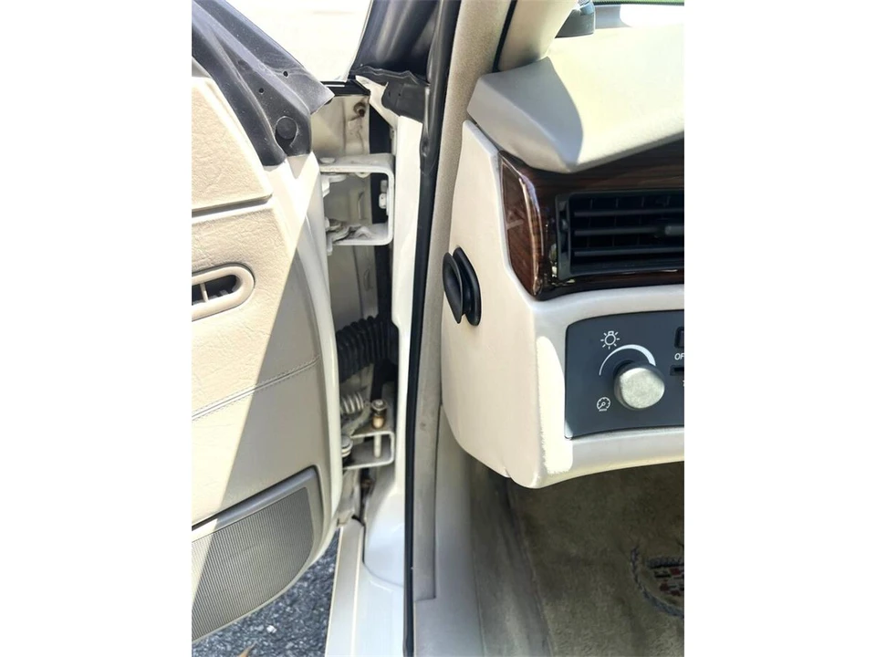 2002 Cadillac Eldorado 12th Gen - Image 18 of 31