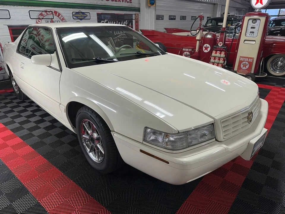 2002 Cadillac Eldorado 12th Gen - Image 2 of 12