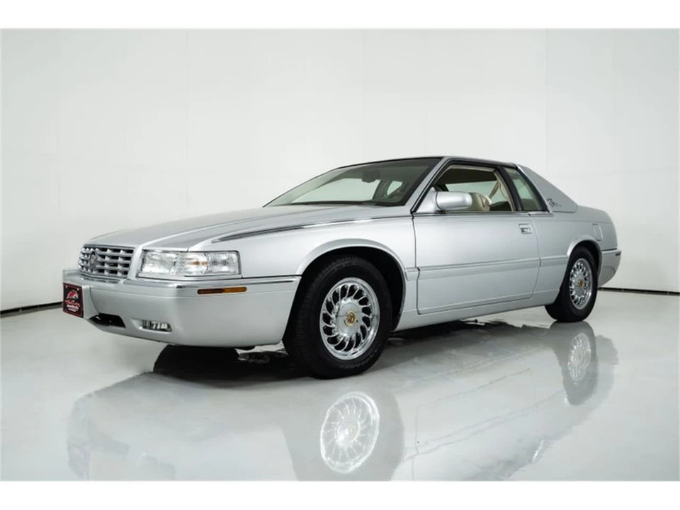 2002 Cadillac Eldorado 12th Gen - Image 2 of 31