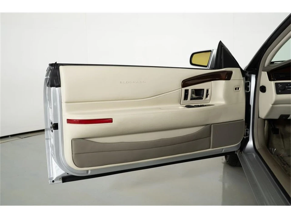 2002 Cadillac Eldorado 12th Gen - Image 17 of 31
