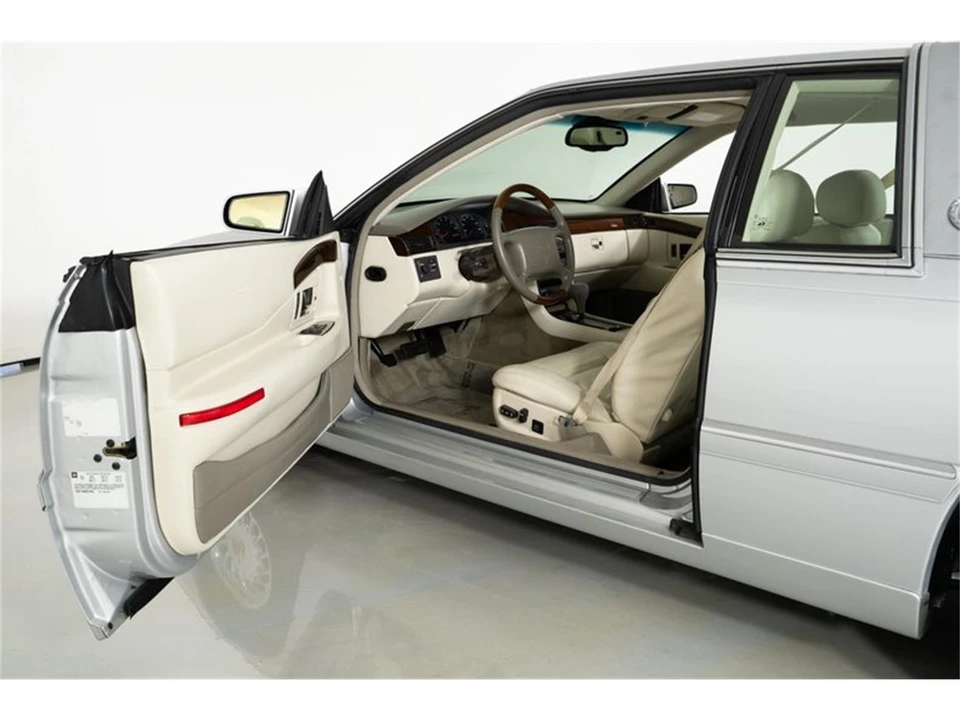 2002 Cadillac Eldorado 12th Gen - Image 18 of 31