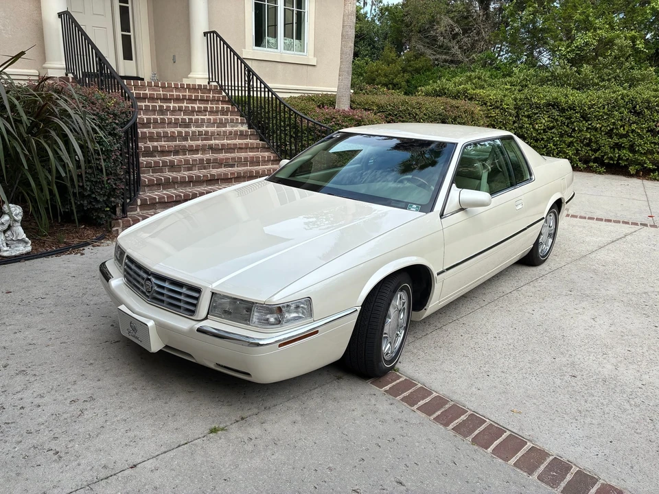 2002 Cadillac Eldorado 12th Gen - Image 2 of 31