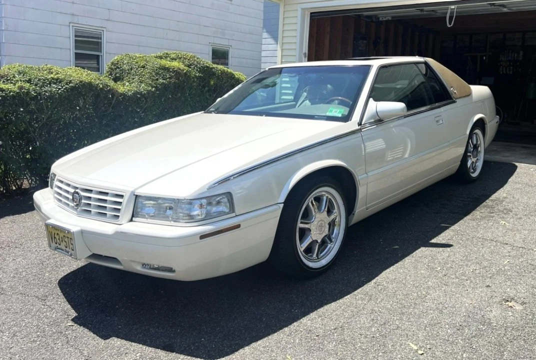 2002 Cadillac Eldorado 12th Gen - Image 2 of 31