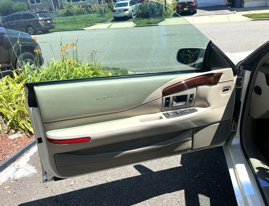 2002 Cadillac Eldorado 12th Gen - Image 17 of 31