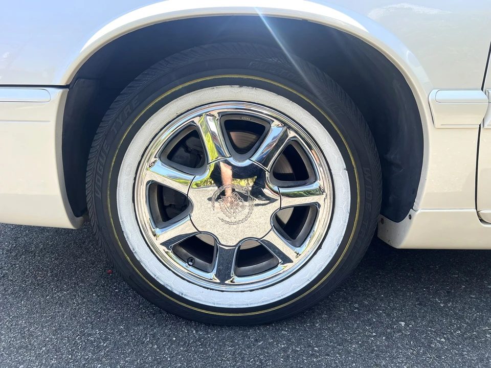 2002 Cadillac Eldorado 12th Gen - Image 16 of 31