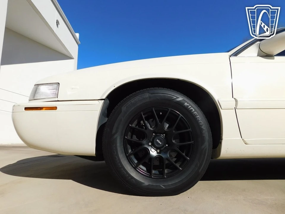 2002 Cadillac Eldorado 12th Gen - Image 10 of 12
