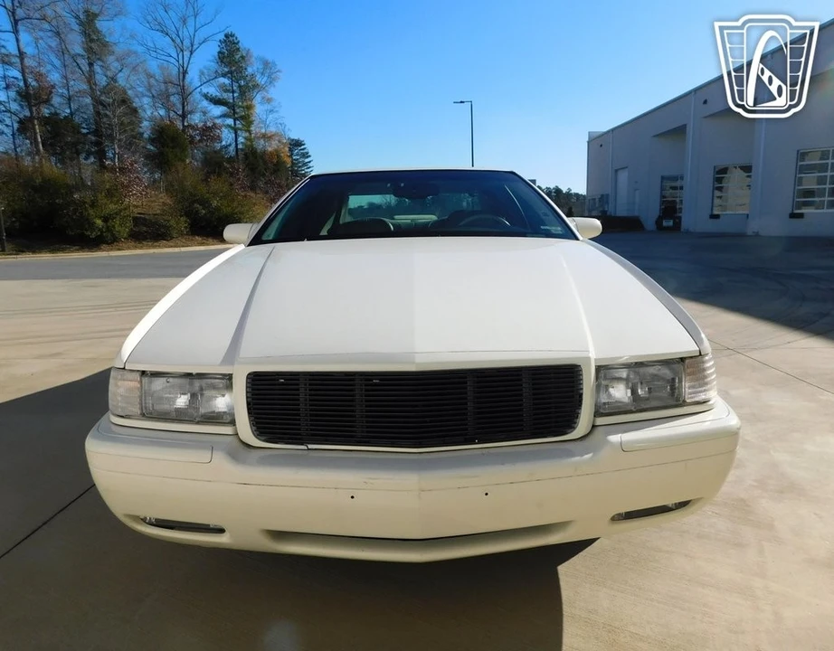 2002 Cadillac Eldorado 12th Gen - Image 5 of 12