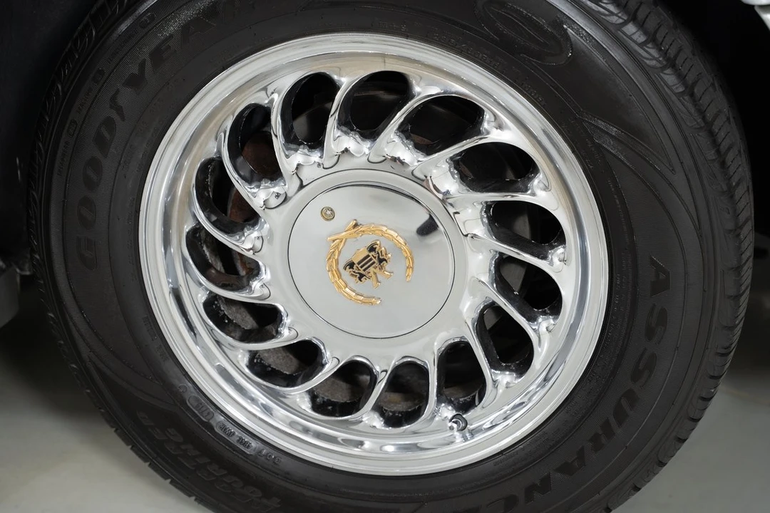 2002 Cadillac Eldorado 12th Gen - Image 10 of 31
